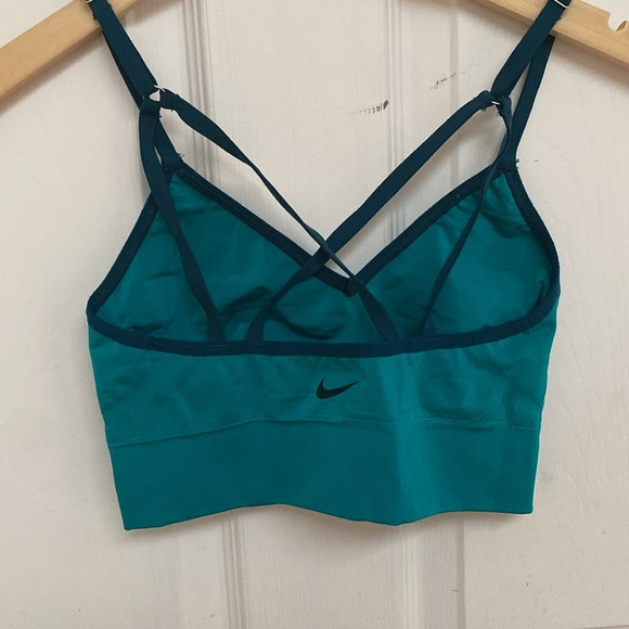 Nike Criss Cross Sports Bra (XS) - Picture 2 of 3